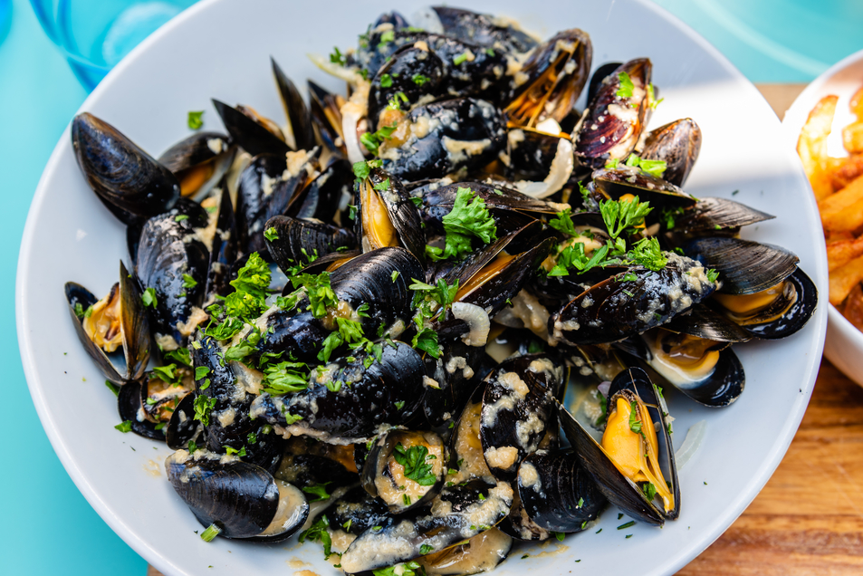 Steamed Mussels with Parsley, Garlic, Celery & Ouzo